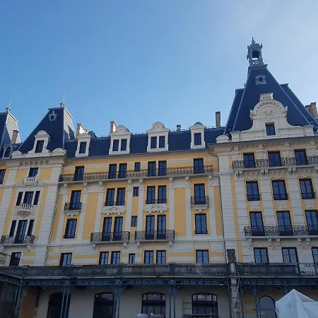 Apartment Loft Moderne Dans Un Palace Bourgeois