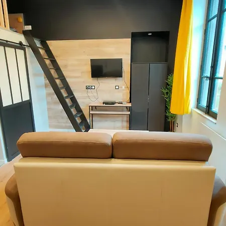 Loft Moderne Dans Un Palace Bourgeois *