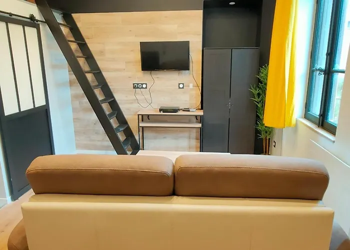 Loft Moderne Dans Un Palace Bourgeois *